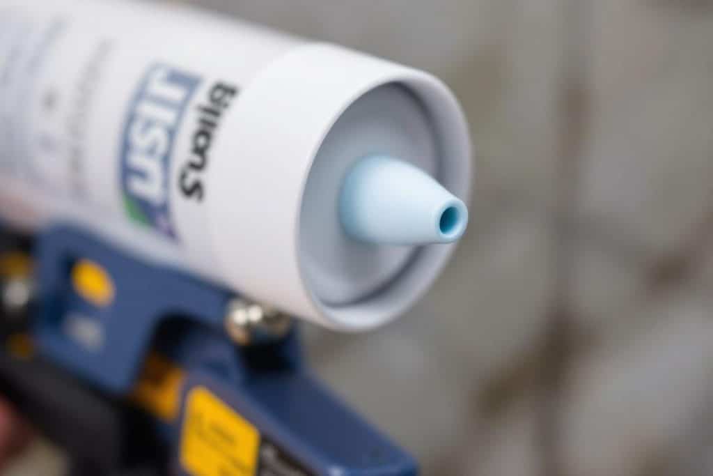 Comment retirer une cartouche de silicone du pistolet ?
